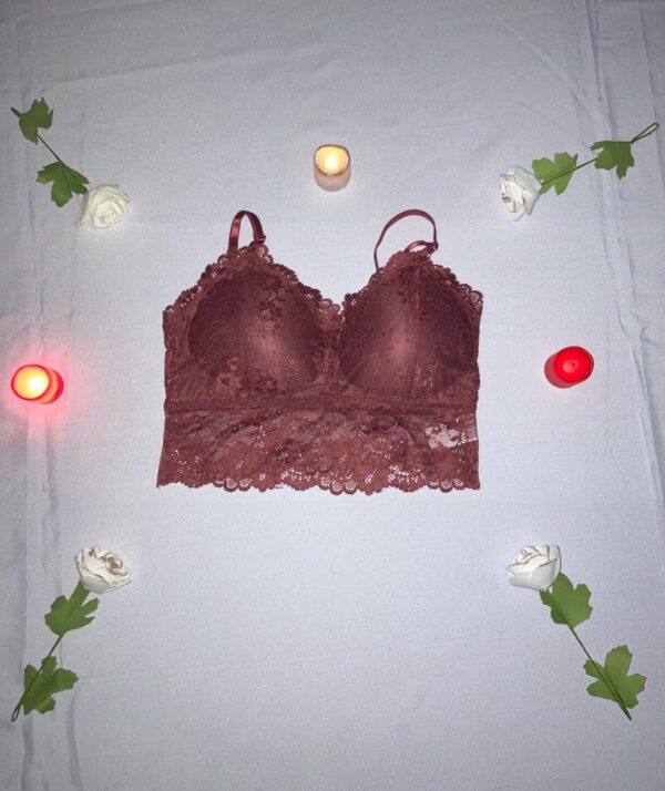 Top con Encaje Floral Variedades